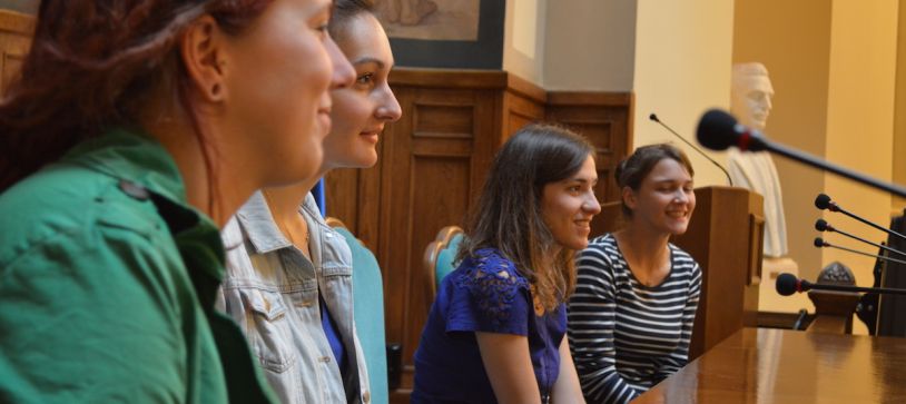 6 voluntari europeni incep o aventura educationala de 9 luni in Bucuresti