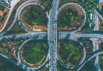 Școala tuturor: cum poate un manual despre intersecționalitate să transforme educația